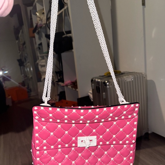 Valentino - Picture 4 of 5